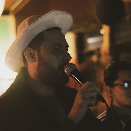 Casa Almarita - Hostal, Bar Y Restaurante เมเดยิน ภายนอก รูปภาพ