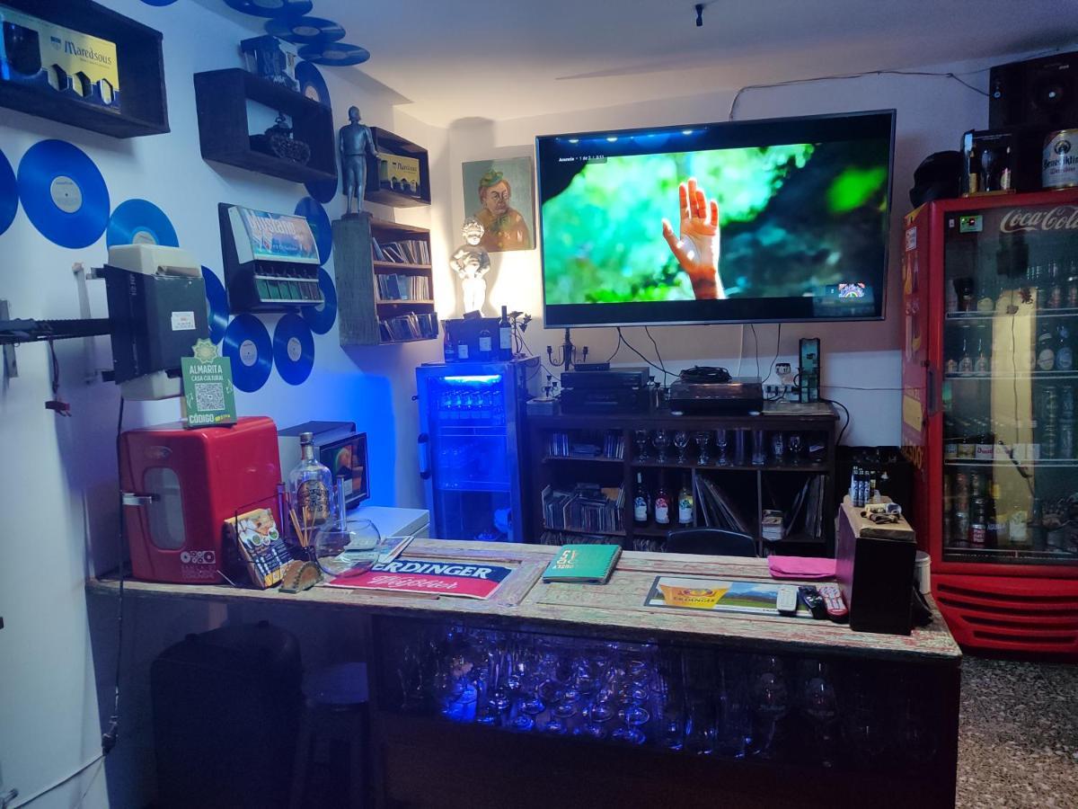 Casa Almarita - Hostal, Bar Y Restaurante เมเดยิน ภายนอก รูปภาพ