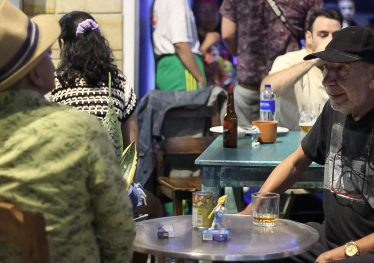 Casa Almarita - Hostal, Bar Y Restaurante เมเดยิน ภายนอก รูปภาพ