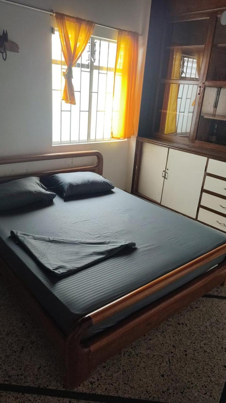 Casa Almarita - Hostal, Bar Y Restaurante เมเดยิน ภายนอก รูปภาพ